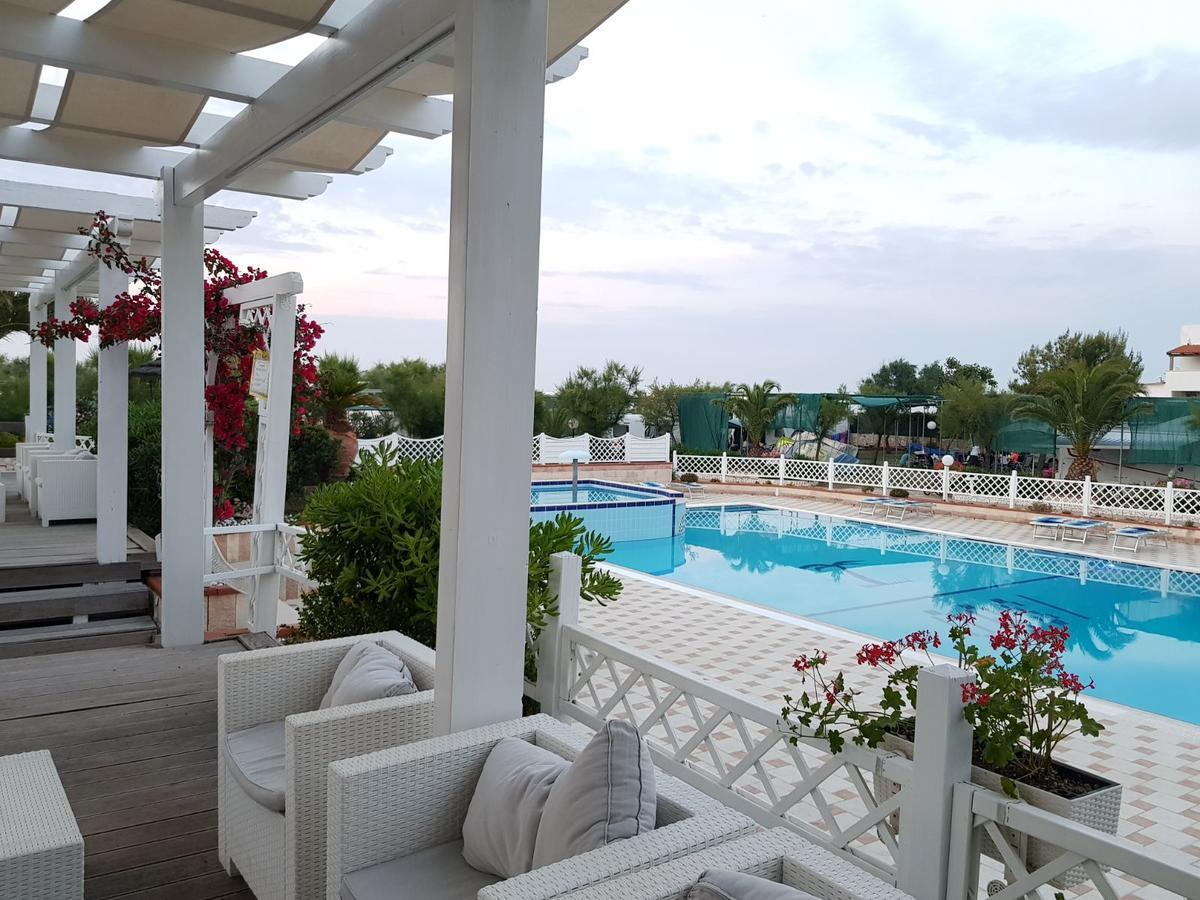 Villaggio Camping Oasi Vieste Exteriör bild